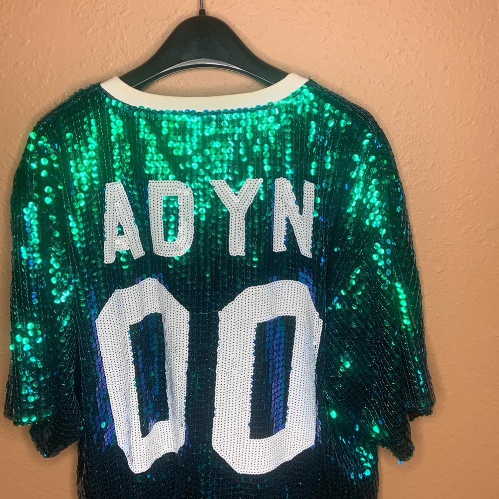 Fun sequin top - Picture 2 of 3